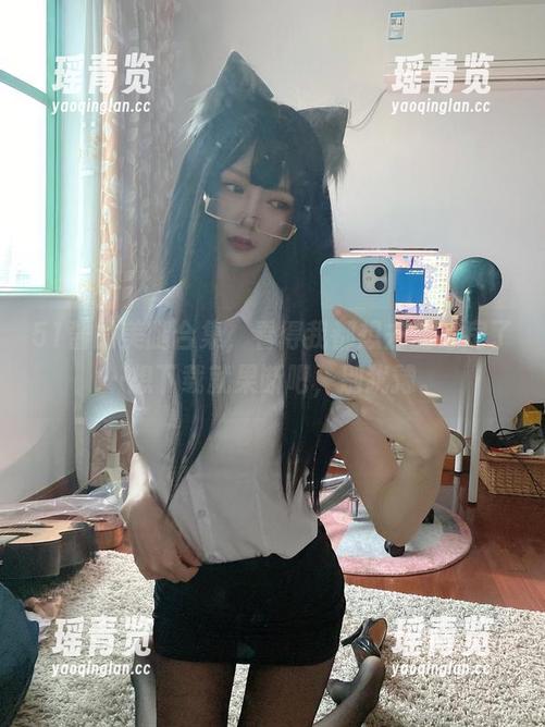 51酱的美腿合集，看得我都想去健身房了…想下载就果断吧，别犹豫。