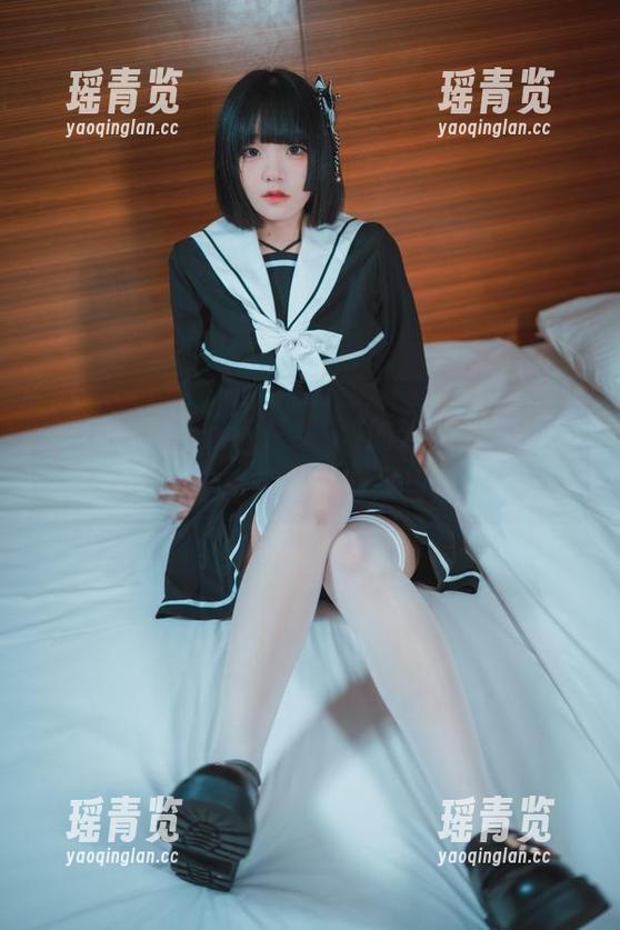 每次看到Jenny(정제니)的连衣裙，只想把这些美图都保存起来当壁纸。