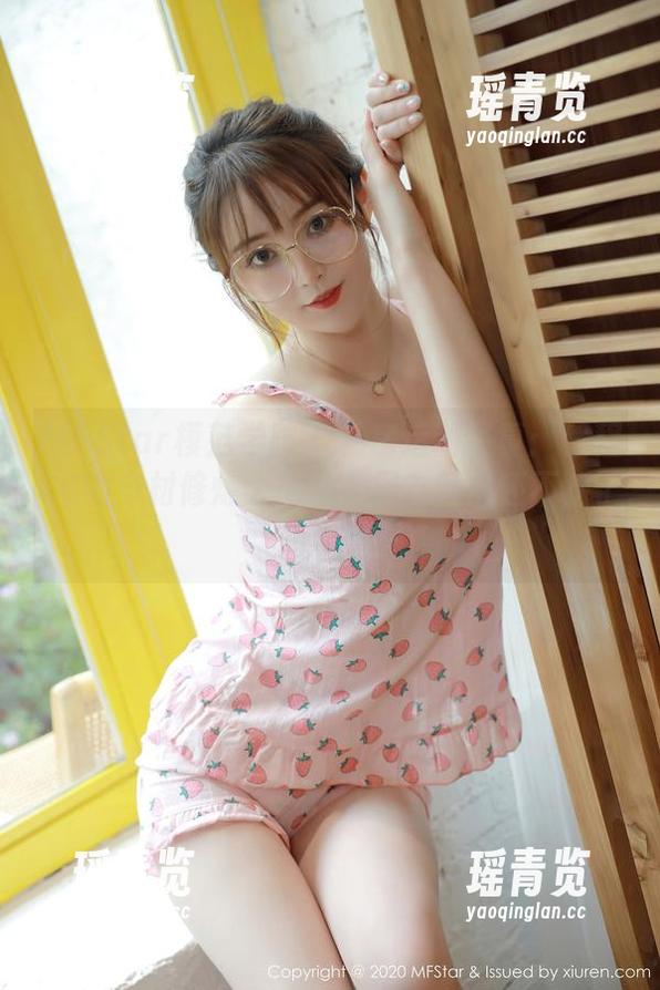 MFStar模范学院 - 私房运动写真：程程CC的身材修炼大揭晓，恩？好像还不止于此啊！