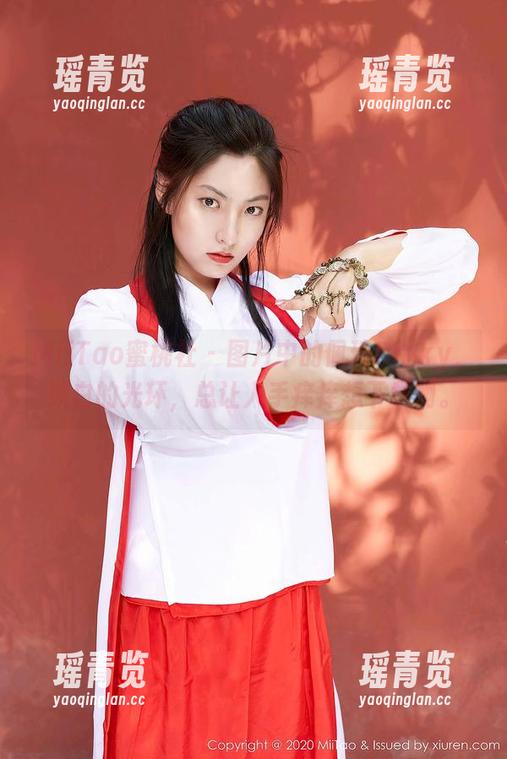 MiiTao蜜桃社 - 图片中的佩琦Pinky，纯白的光环，总让人手痒痒想下载啊。