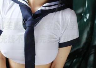 MyGirl美媛馆 - 泳衣图册里的伊小七MoMo，光线不那么完美，却意外勾人心弦