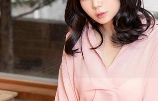 冷冷的白色，MyuA(뮤아)的最新图包更新，心里却不禁一热。