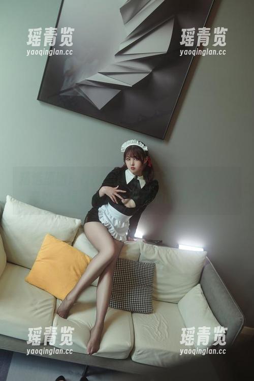 Natsuko夏夏子 精选原图:Natsuko夏夏子与紫罗兰的奇妙合辑,醉了,被花的诱惑环绕!