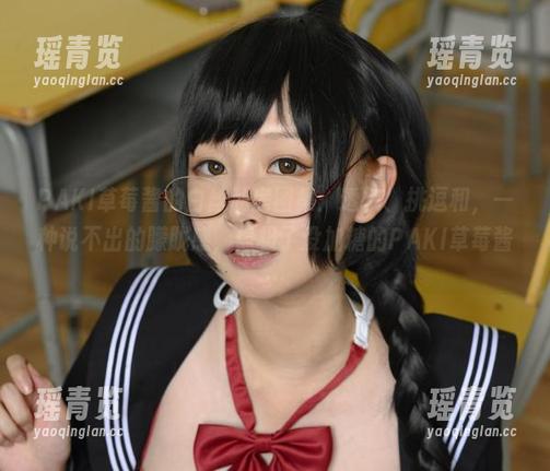 PAKI草莓酱的白丝私房图集：透视、挑逗和，一种说不出的朦胧感，像极了没加糖的PAKI草莓酱…