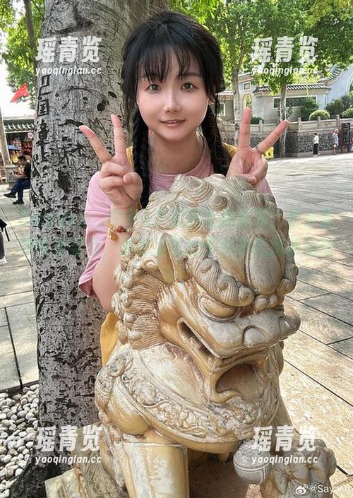 Sayako＿今年4岁甜蜜私房系列，集合各类可爱姿势，随时准备给予你萌化屏幕的动力！