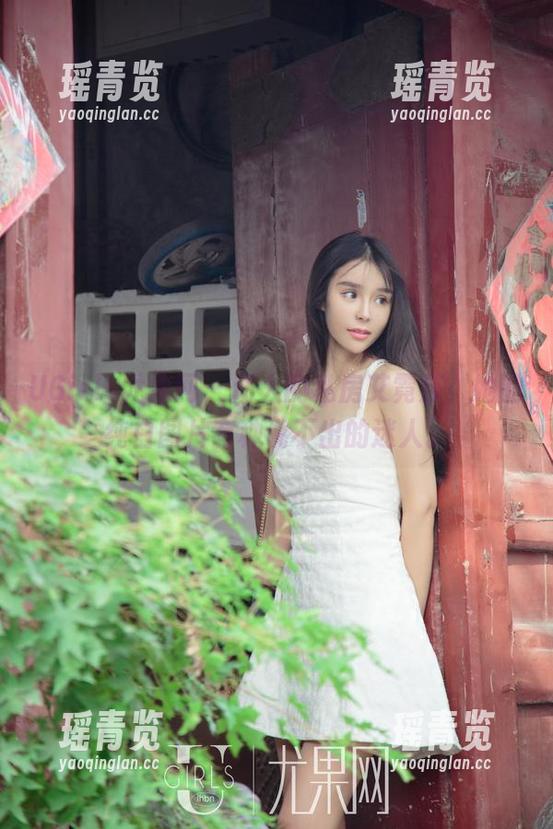 UGirls尤果网 - 动人的私房艾霓莎，她的纯白图片有种说不出的迷人。