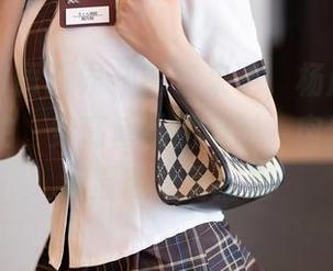 XIAOYU语画界 - 图包来了，杨晨晨sugar的私拍，穿高筒靴的同时，肉丝在显瘦和显肉之间摇摆