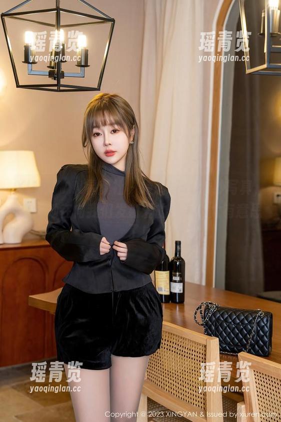 XINGYAN星颜社-转转Lisa XINGYAN星颜社 - 转转Lisa婚纱写真,难道她在向我们发射爱的信号?太有意思了!
