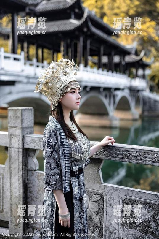 Xiuren秀人网 - 制服的另一种打开方式，九千柒柒带来的图集都是苗条！