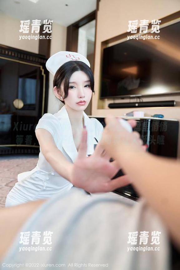 Xiuren秀人网-养乐多Doll Xiuren秀人网 - 长腿合集在网盘里悄悄等着,养乐多Doll这腿可真让人低头瞧