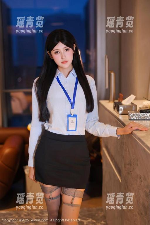 Xiuren秀人网-奶芙乔乔 Xiuren秀人网 - 奶芙乔乔的制服套图,偶尔想问问,在哪个学校读的书?