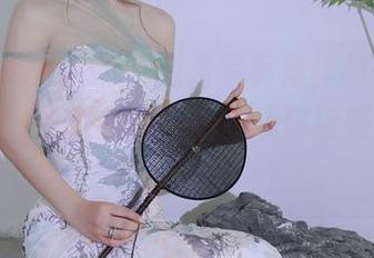 Xiuren秀人网 - 免费写真集，林子遥的水手服，是小清新还是想让你近距离打破“水面和平”？