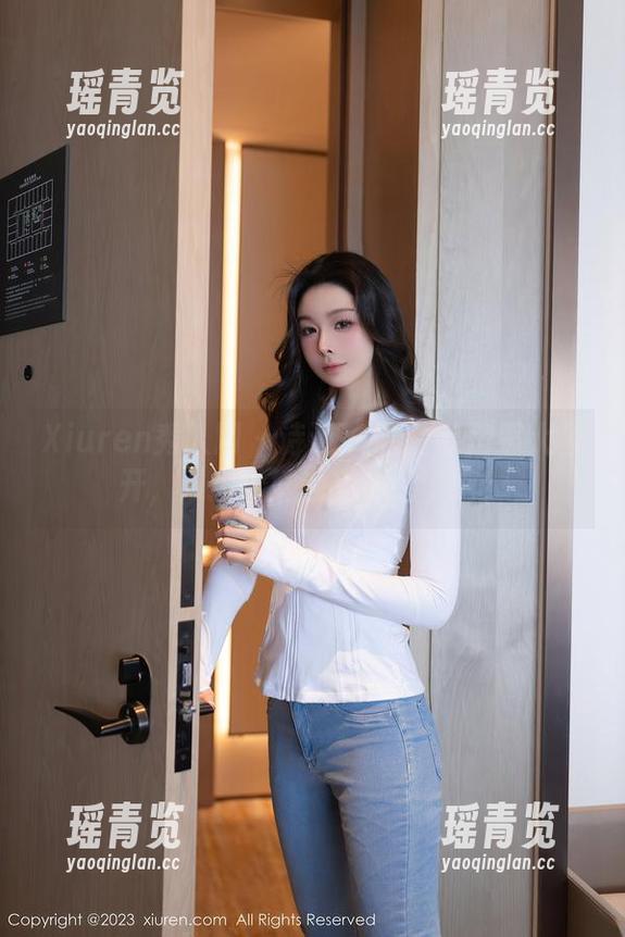 Xiuren秀人网-诗诗kiki Xiuren秀人网 - 诗诗kiki的私房照大公开,难道学妹也太会拍了吧?