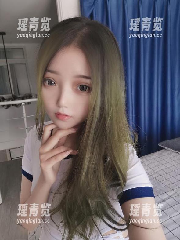整个就是无圣光的氛围，eloise软软的写真把纯欲的柔软感展现得淋漓尽致。