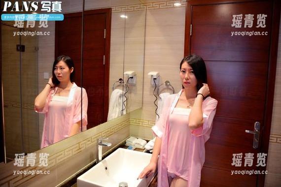 pans - 不下载也不算白看，小鱼的婚纱让人想一直盯着。