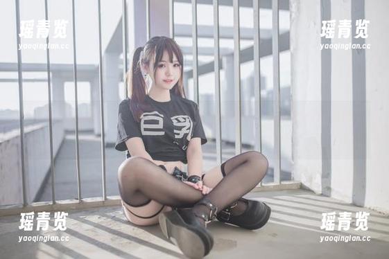 yoko夏宅 白色丝质连衣裙?yoko夏宅的图片让我整个人都想去海边随风摇曳