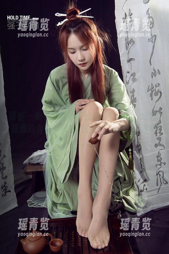 丽柜 - 拖着好奇心在线翻看Sabrina的丝茶雅韵合集，没想到能忍住一口气不出声。