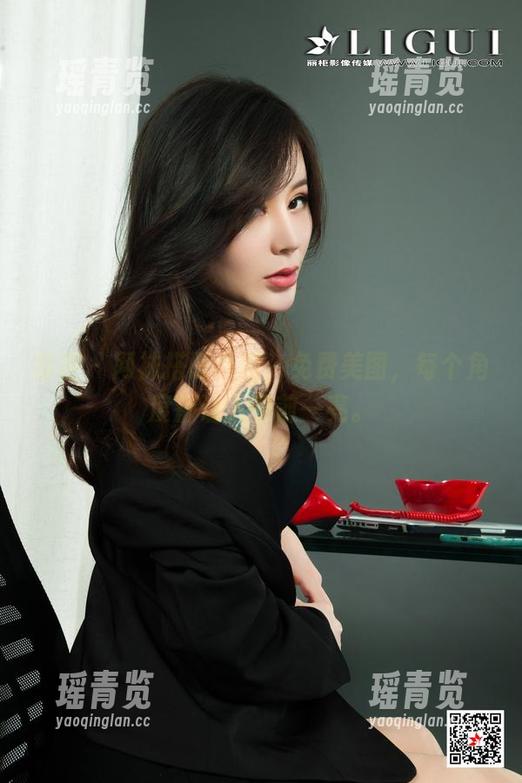 丽柜 - 网袜搭配小爽，免费美图，每个角度都让人眼前一亮。