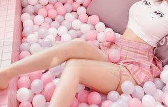 嗲囡囡 - 娜依灵儿卷入教室万象：一组稀奇的套图