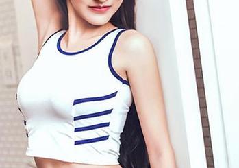 头条女神 - 崔昭妍的泳池图包，分享一下她的欢乐时刻，真的是倍儿爽啊！