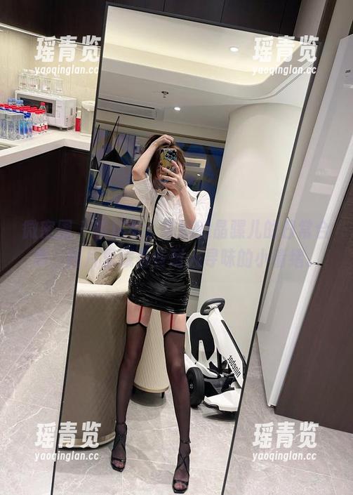 奔跑的晶骡儿 微密圈 - 看这组,奔跑的晶骡儿的日常合集,图片里藏着些耐人寻味的小情绪。