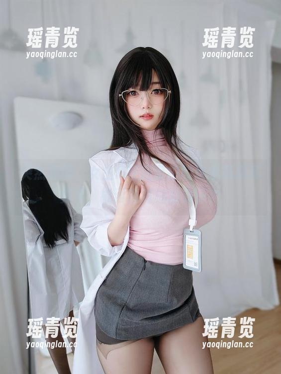 突然想问，女主K在浴室拍的这组高清写真集，能否赢过你的镜子？