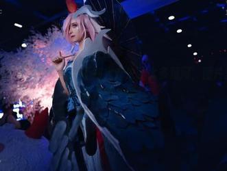 突然对这张奶狮不咬人的不知火产生了太多疑问，图片里的情绪我似懂非懂。