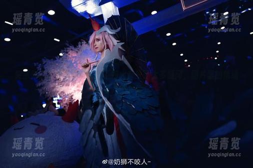 突然对这张奶狮不咬人的不知火产生了太多疑问，图片里的情绪我似懂非懂。