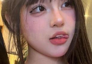 微密圈 - 小优优子美脚在线原图曝光：人类的代价竟是踩在她的脚下！