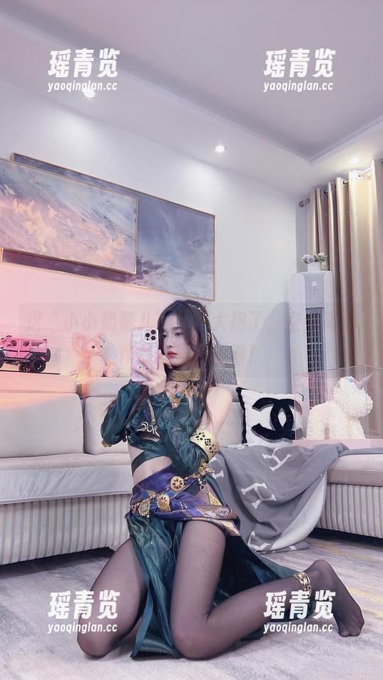 小小奶瓶儿 这“小小奶瓶儿”又放大招了,空姐高清作品集早就想看!