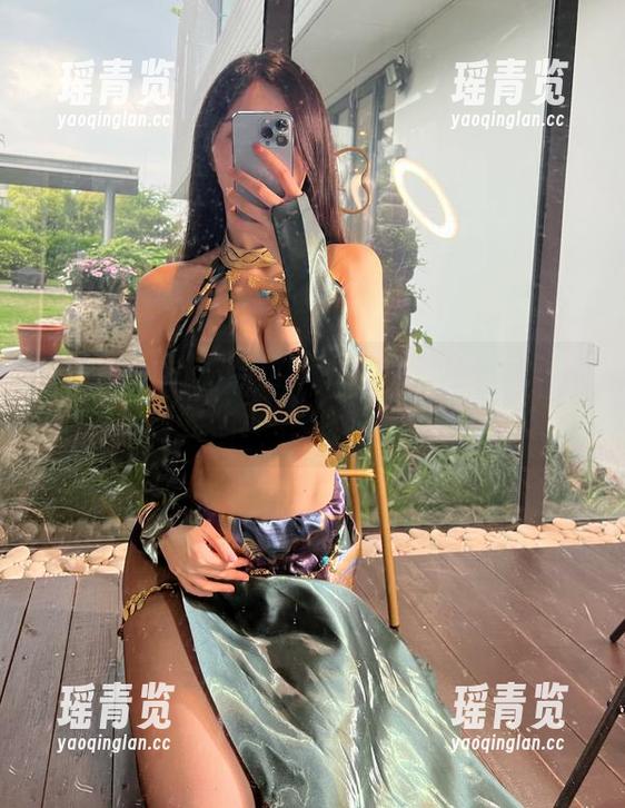小玉吃果冻 微密圈 - 摄影师说:“小玉吃果冻的本钱实足,真不敢徒手扛!”