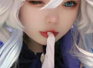 鱼儿都要嫉妒的小瑶幺幺，潜入心海里的写真图包！