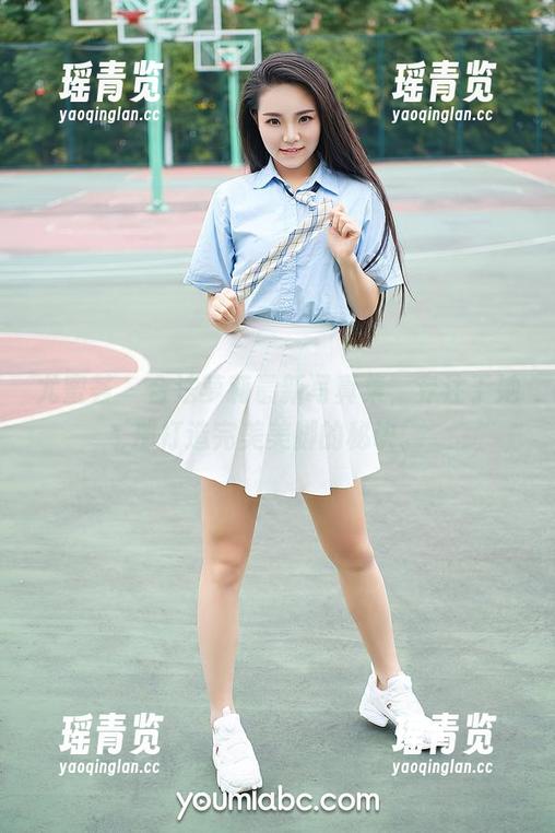 尤蜜荟-合法萝莉 尤蜜荟 - 合法萝莉最新写真集,专注于她那打造完美美脚的秘诀。