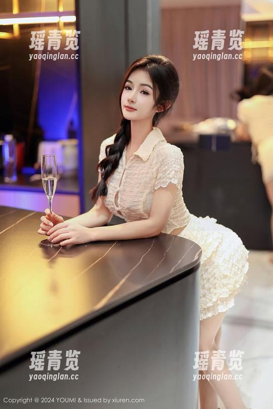 尤蜜荟-娜娜TINA 尤蜜荟 - 娜娜TINA的白裙子:福利满满,快来瞅瞅这些“白色诱惑”图片吧!