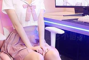 尤蜜荟 - 抖娘利世的草莓妹妹，图包清新无圣光，感觉也不错。