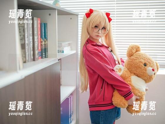 分享一下幼水铃衣的和服图包，情不自禁想多看几眼。