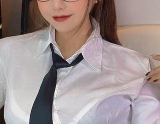 微密圈 - 当张思允nice的黑丝遇上吊带美图，一切都变得有趣而朦胧