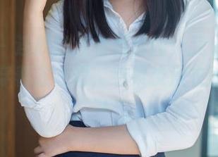 推女郎 - 连欣的连衣裙套图：我也想试试，在家穿着连衣裙，结果换澡衣就成常态！