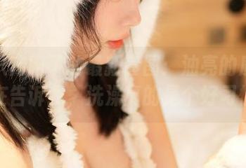 是一只废喵了的最新套图：油亮的质感就像在告诉我，洗澡真的是个好习惯。
