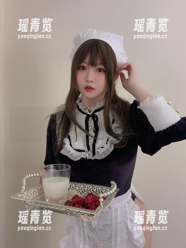 看完是依酱呀的蕾丝内衣2.0原图合集，脑袋里乱成一锅粥！