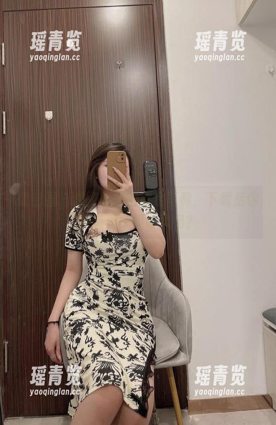 微密圈 - 是可馨耶的裸足写真，下载后你还有勇气见同事吗？