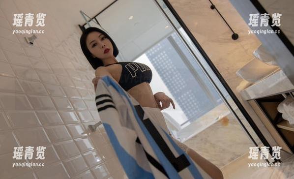 微密圈 - 夏天，图集里的果儿Victoria拼成了一幅生动的画面，恍惚间想去追逐哪个飞舞的蝴蝶。