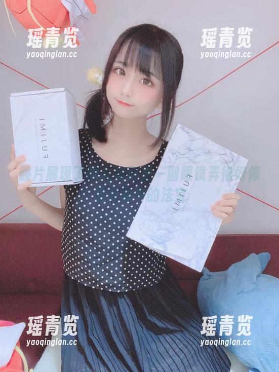 照片展现了柳丸如何把一副眼镜弄得好像是传说中的法宝