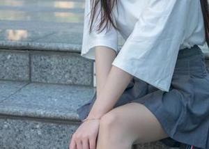梦丝女神 - 9分颜值的璇璇，她的美图不仅充电手机，墙壁也要装上一波！