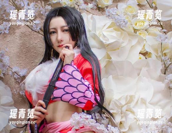 樱晚gigi 看樱晚gigi在浴缸里玩水,下载这套作品集,狂喜和心烦交织。