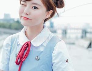 波萝社 - AngelaLee李玲的白衬衫也是个网红，默默贡献美图，想和她聊聊奇遇！