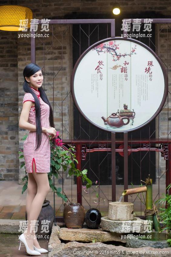 爱蜜社-Winki丝姬 爱蜜社 - Winki丝姬红裙作品免费,真不知道她是要送票还是送镐!