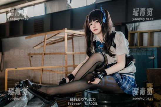 专属白莉爱吃巧克力的关小雨图包，精选出让人嘴角上扬的画面