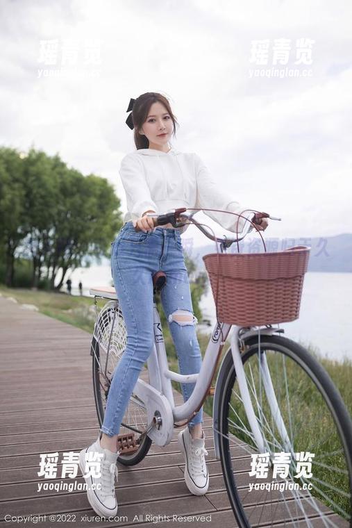 秀人网 - 可爱只需一瞬，免费资源归于久久Aimee。