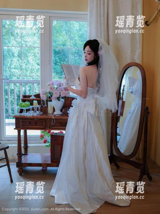 秀人网 - 爱死了伊诺的棉袜写真，图包一打开，恨不得把这些袜子穿上去！